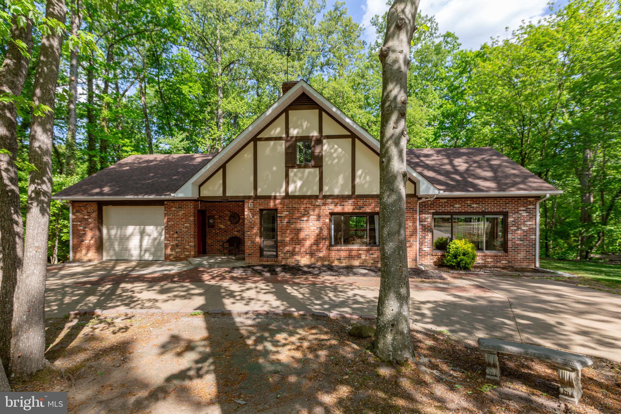 6 WESTCOT PLACE