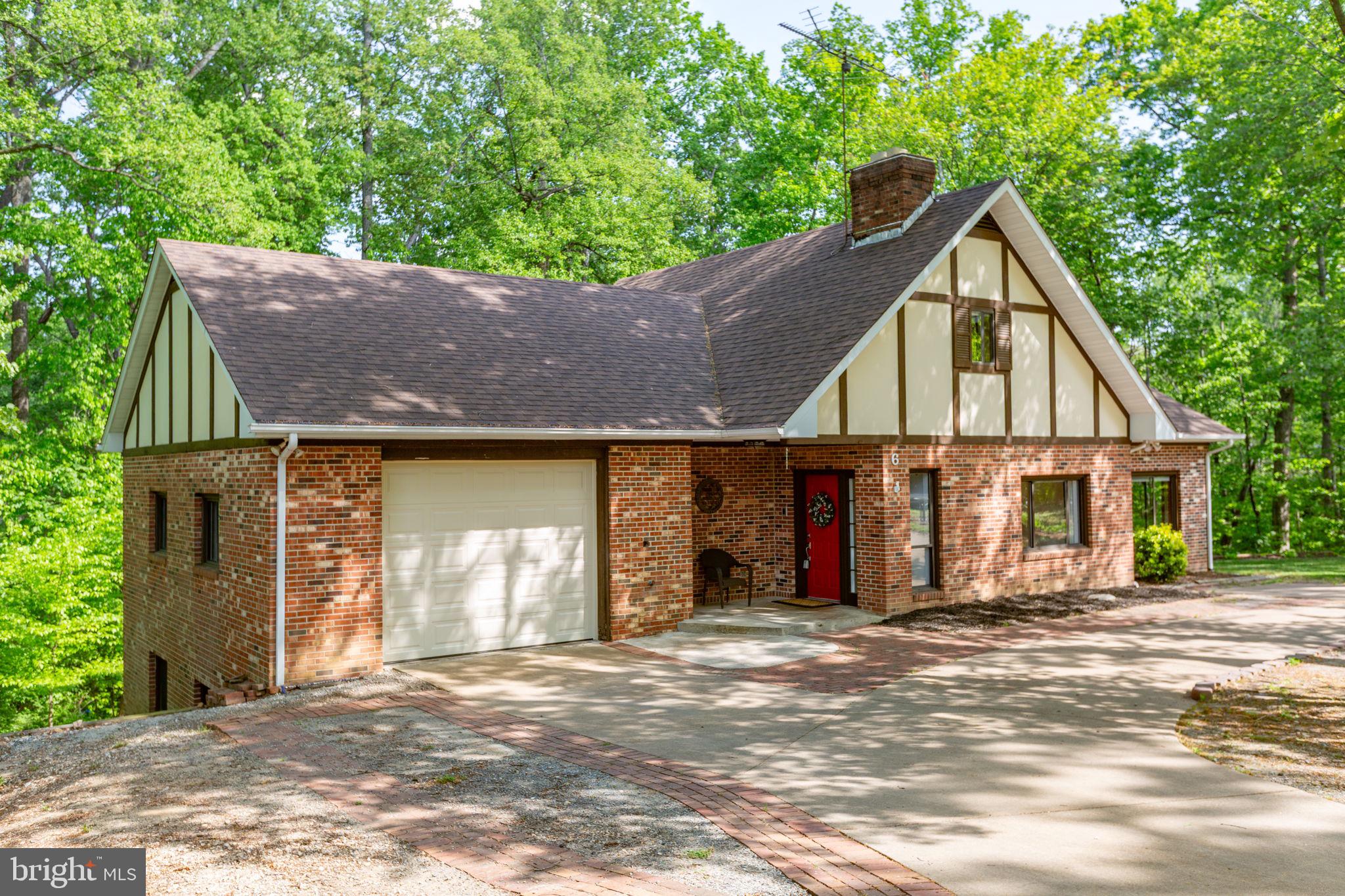 6 WESTCOT PLACE