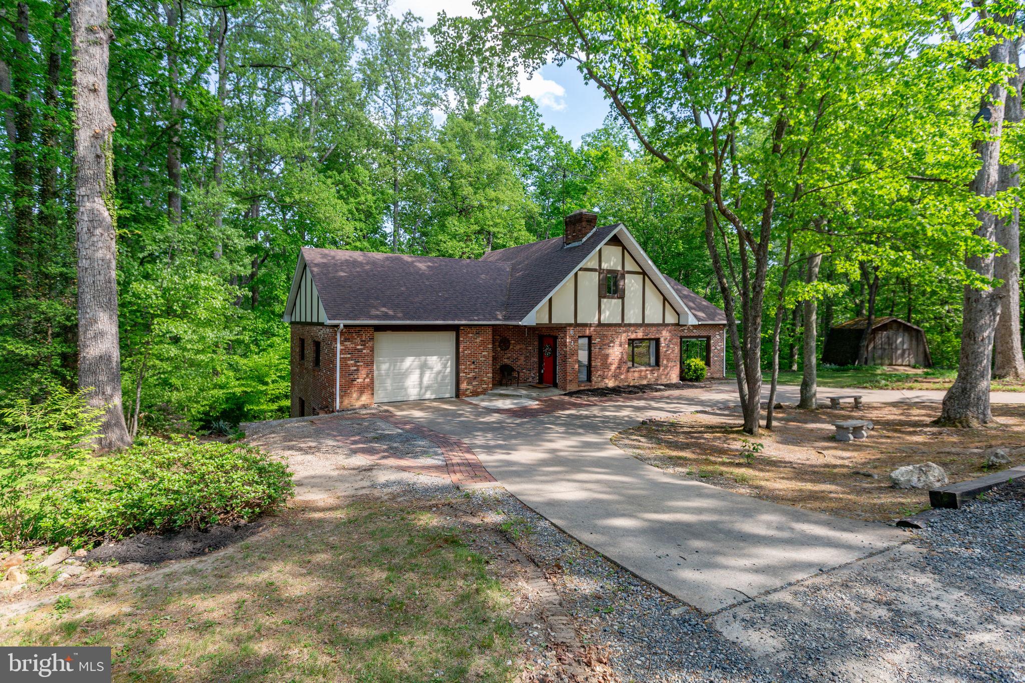 6 WESTCOT PLACE
