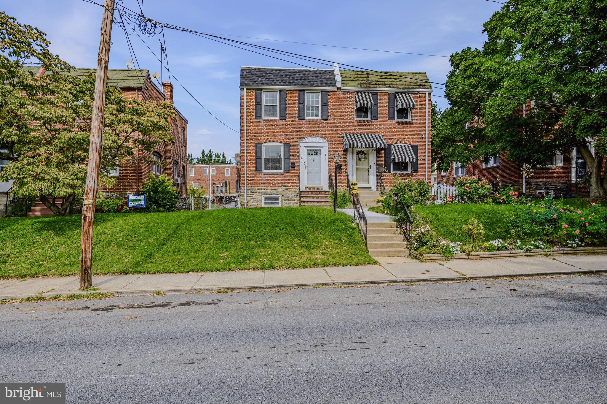 1815 MAPLE STREET