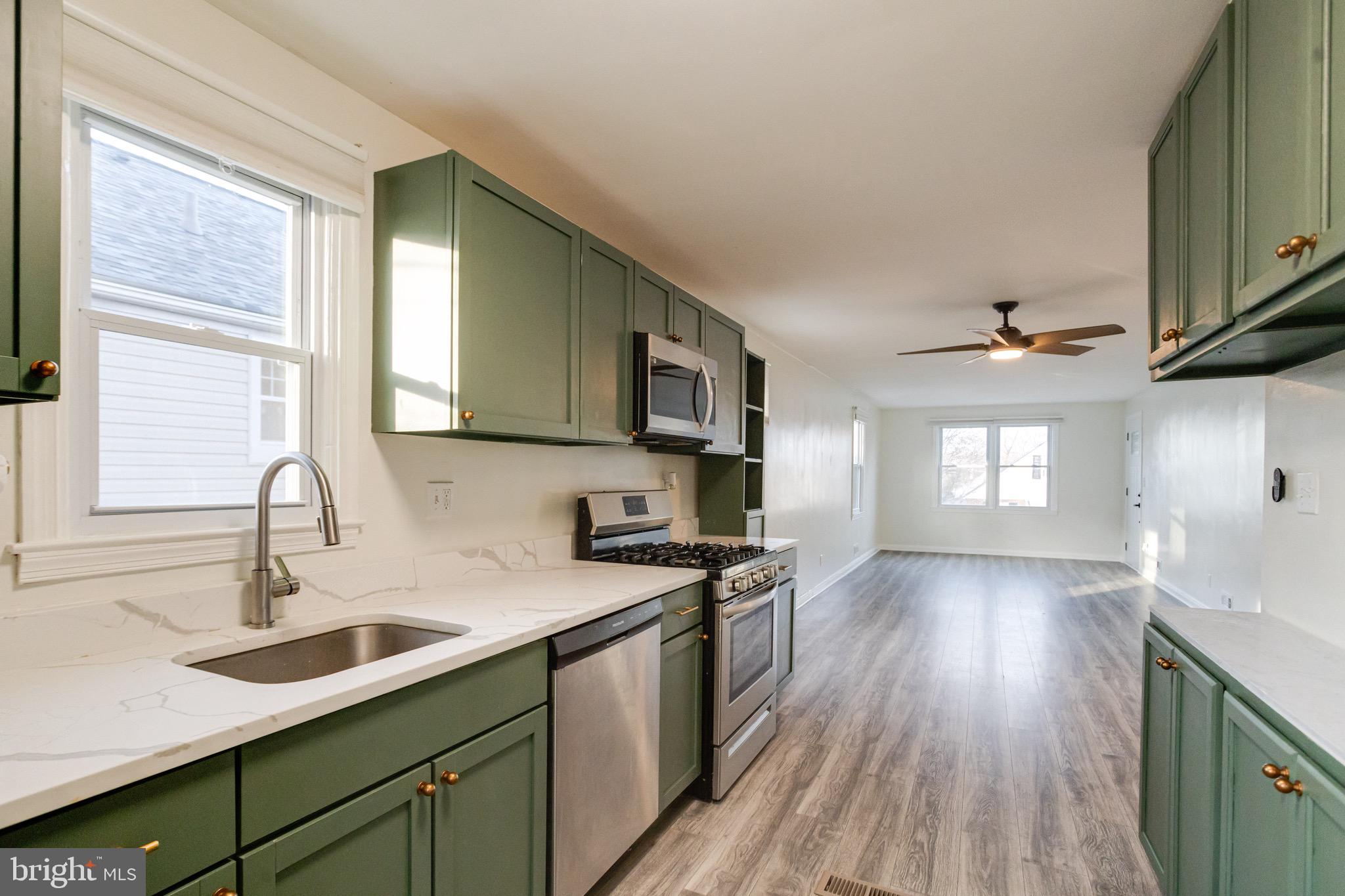 EDGEWOOD PARK - Residential