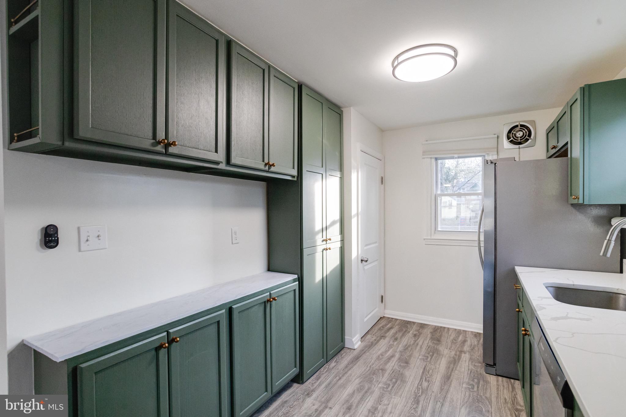 EDGEWOOD PARK - Residential