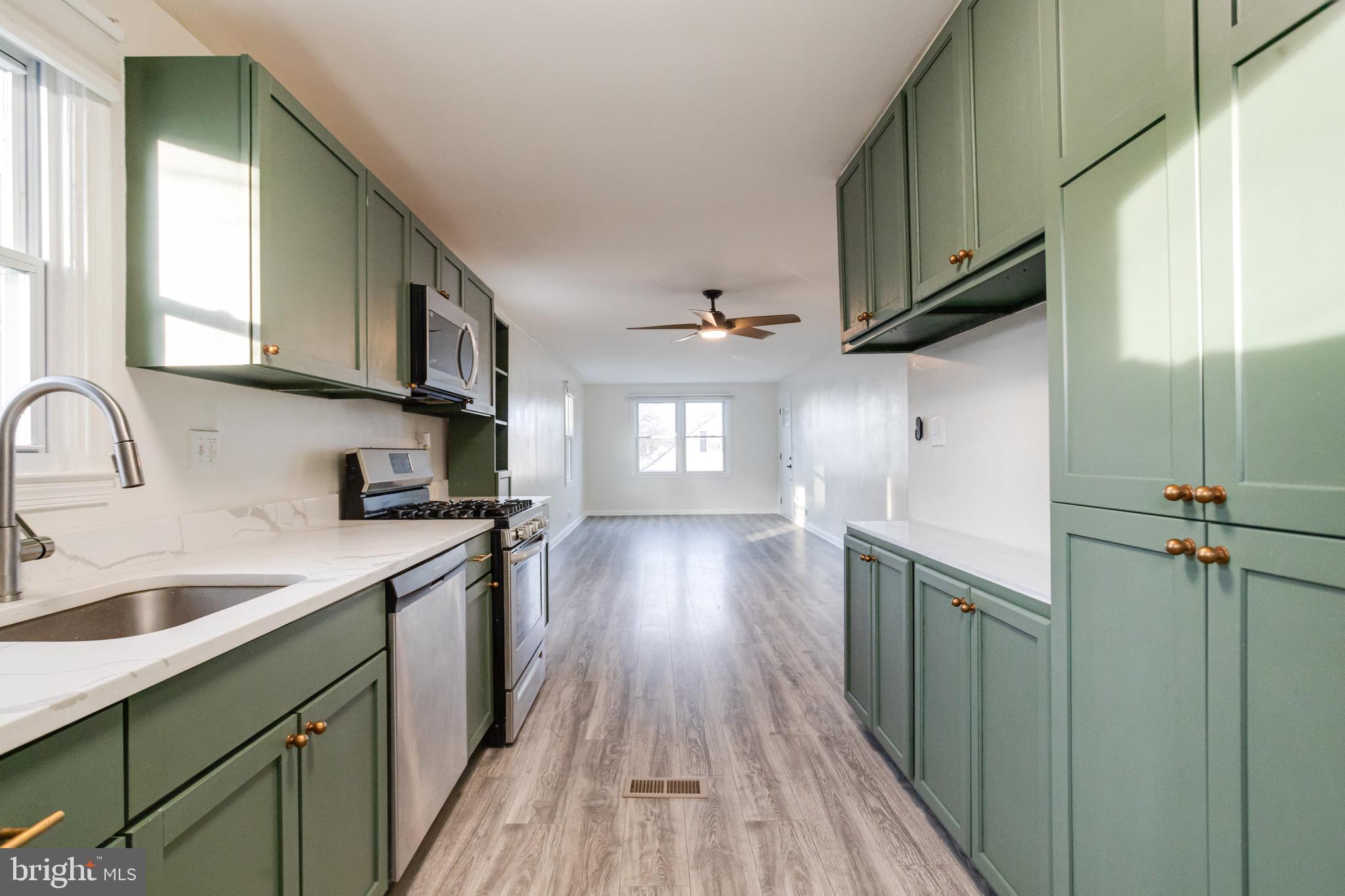 EDGEWOOD PARK - Residential