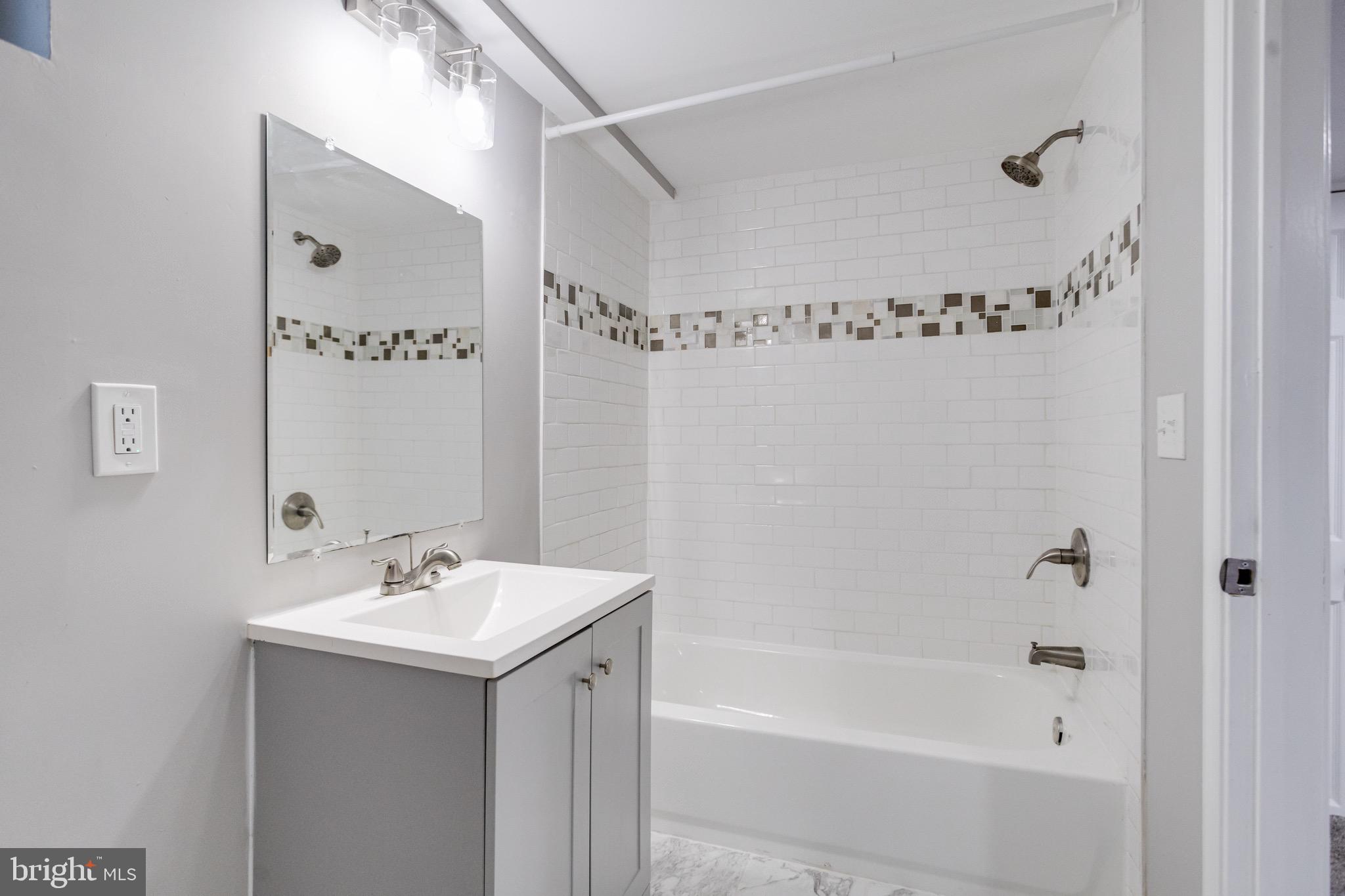 EDGEWOOD PARK - Residential