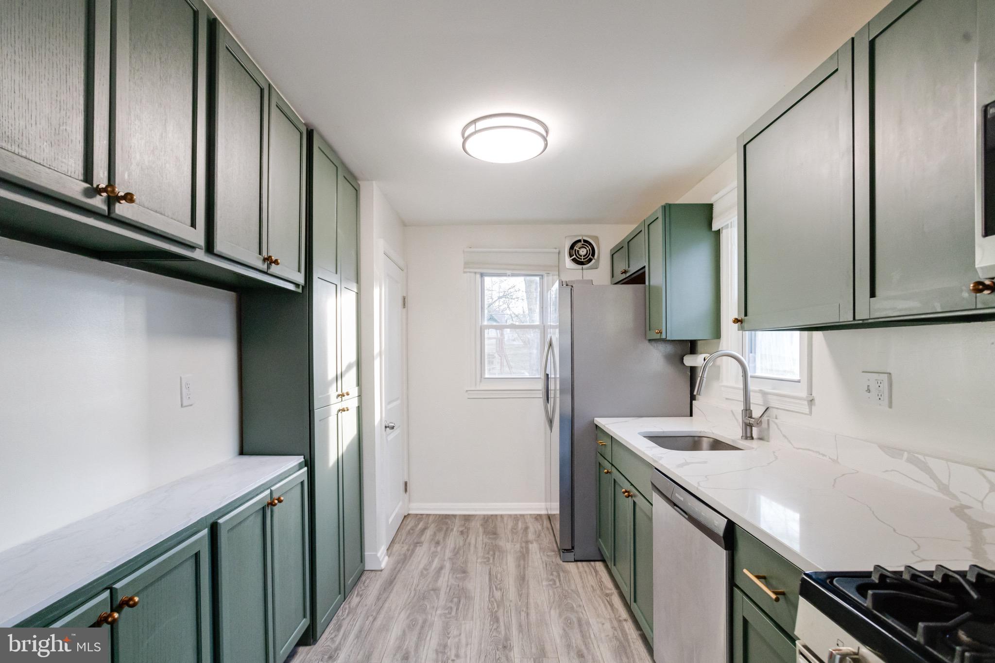 EDGEWOOD PARK - Residential