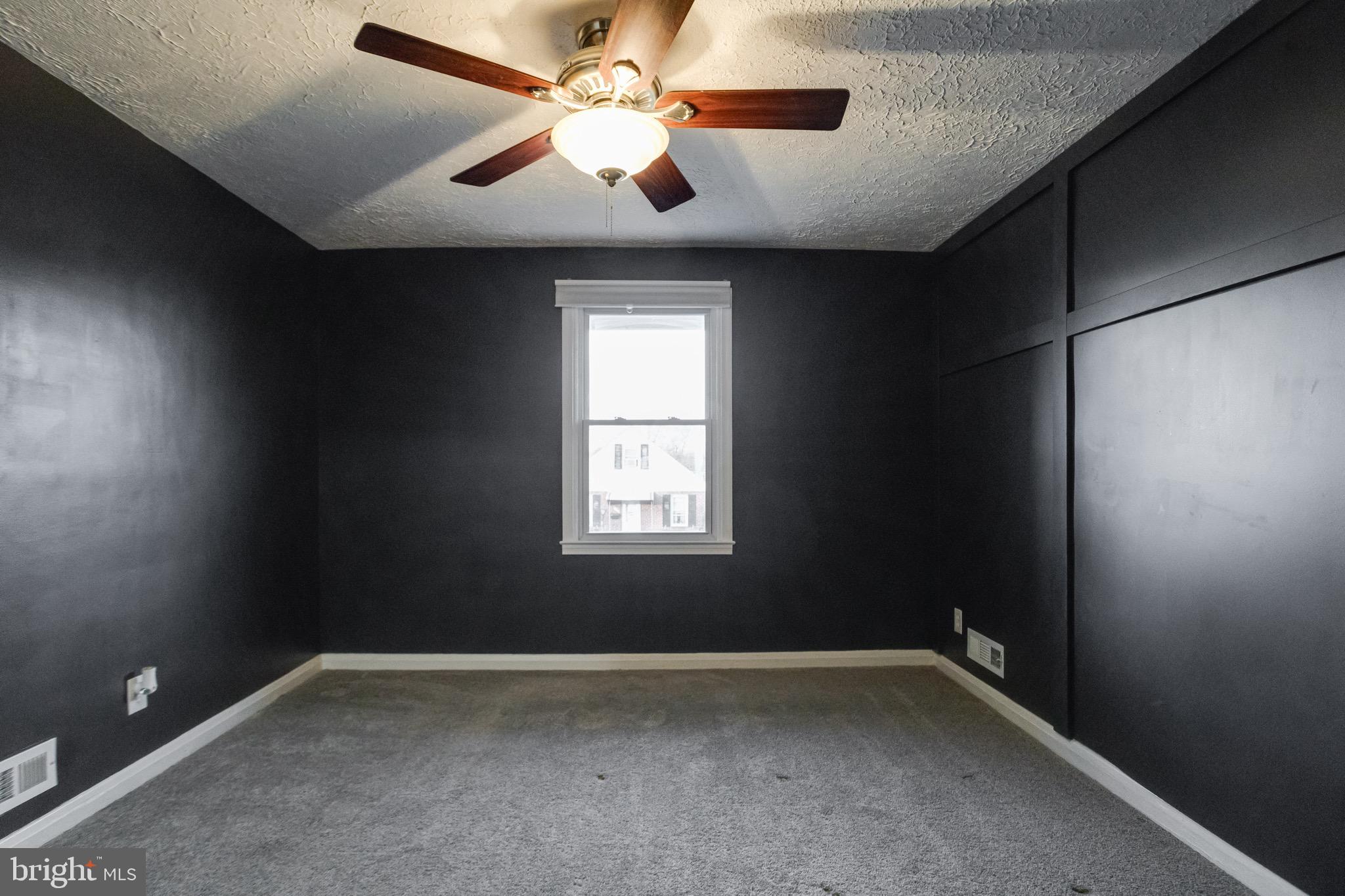 EDGEWOOD PARK - Residential