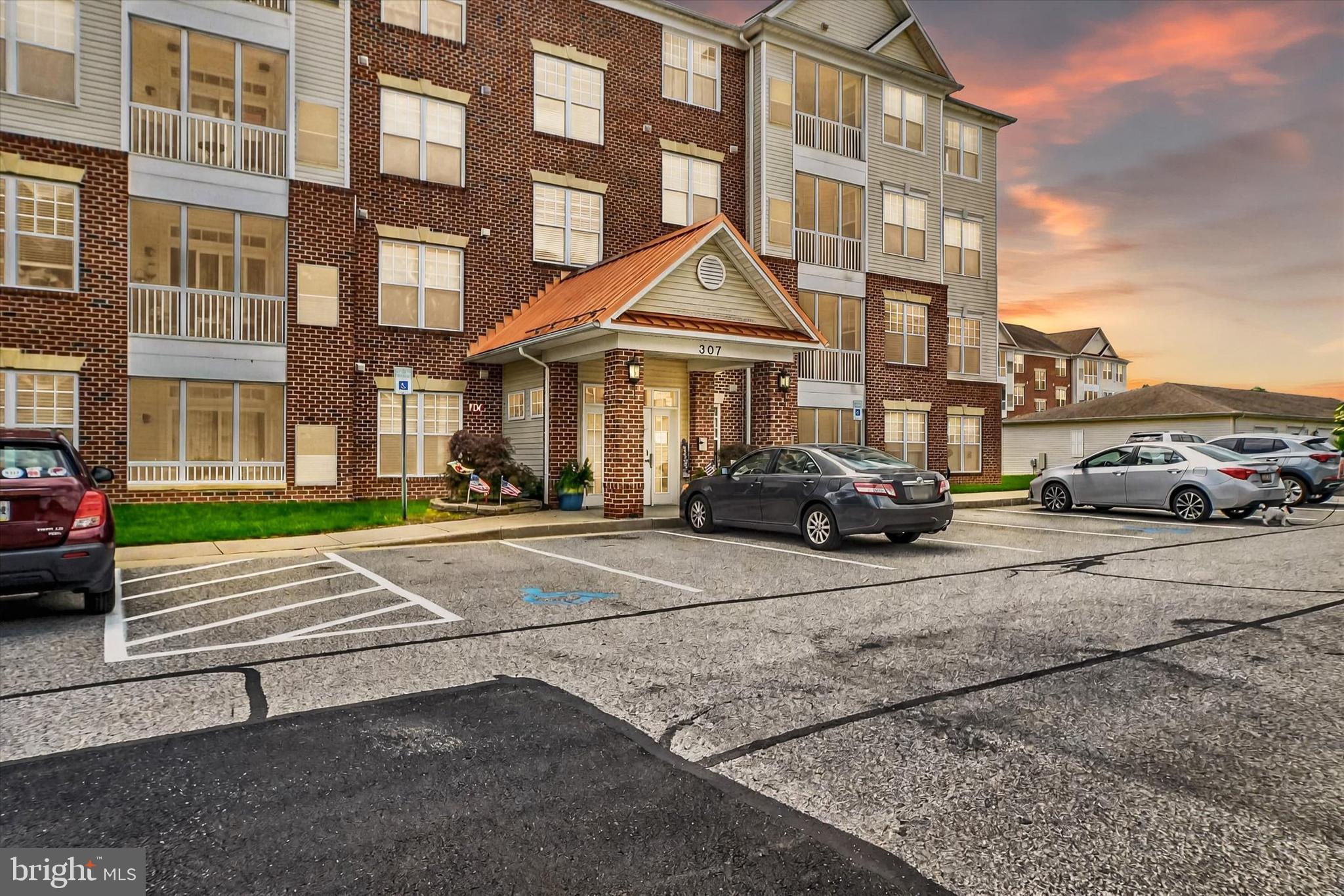307 TIREE COURT 103