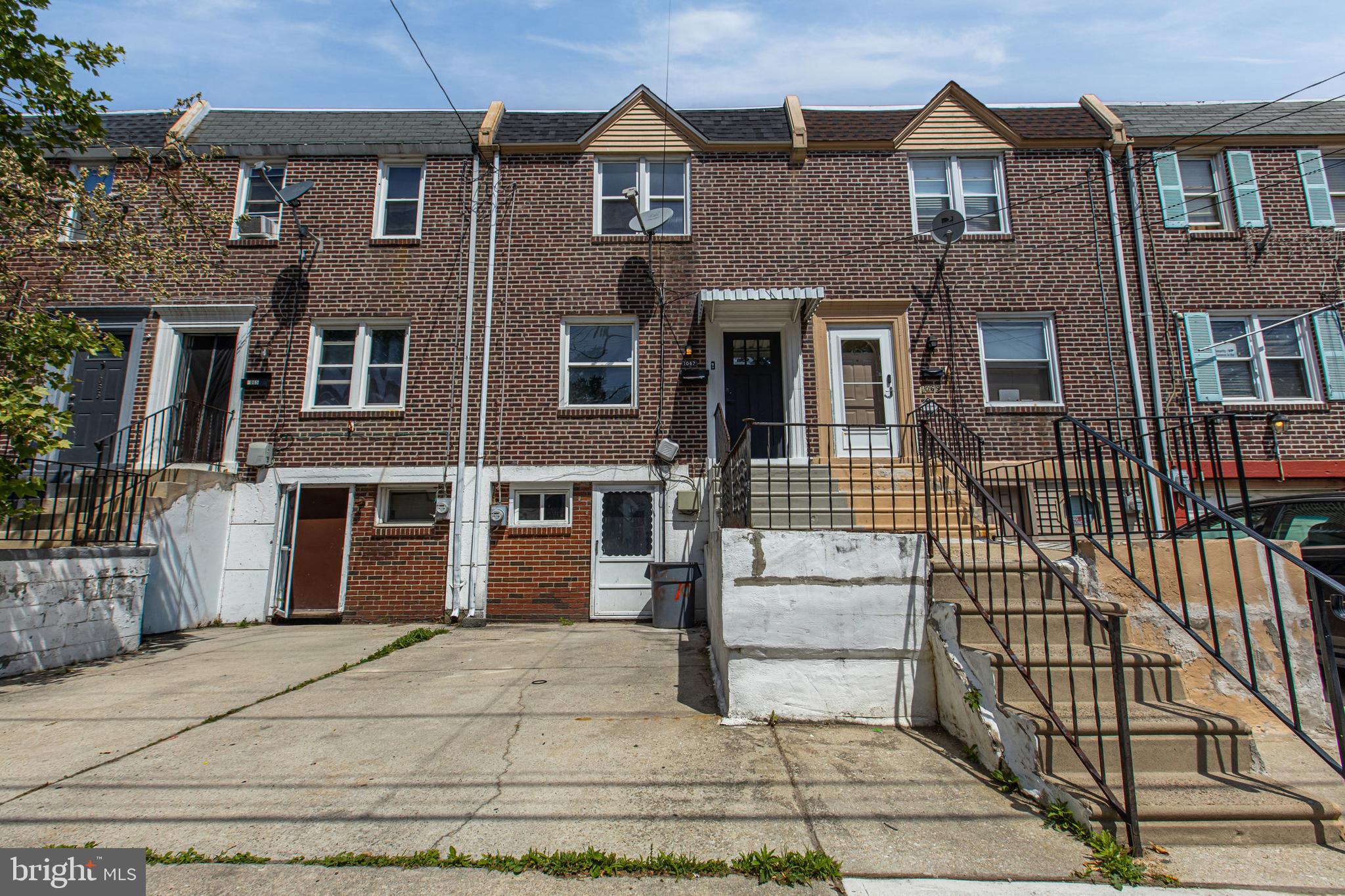 1067 S MERRIMAC ROAD