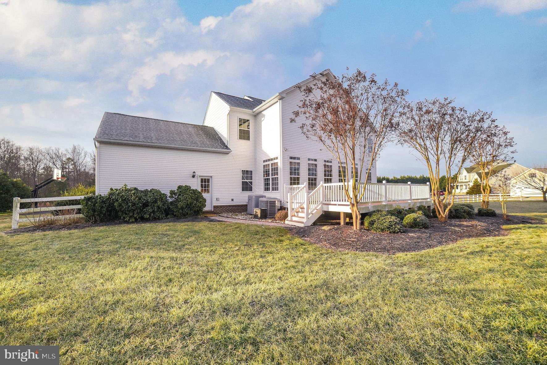 RIVERSIDE FARMS - Residential