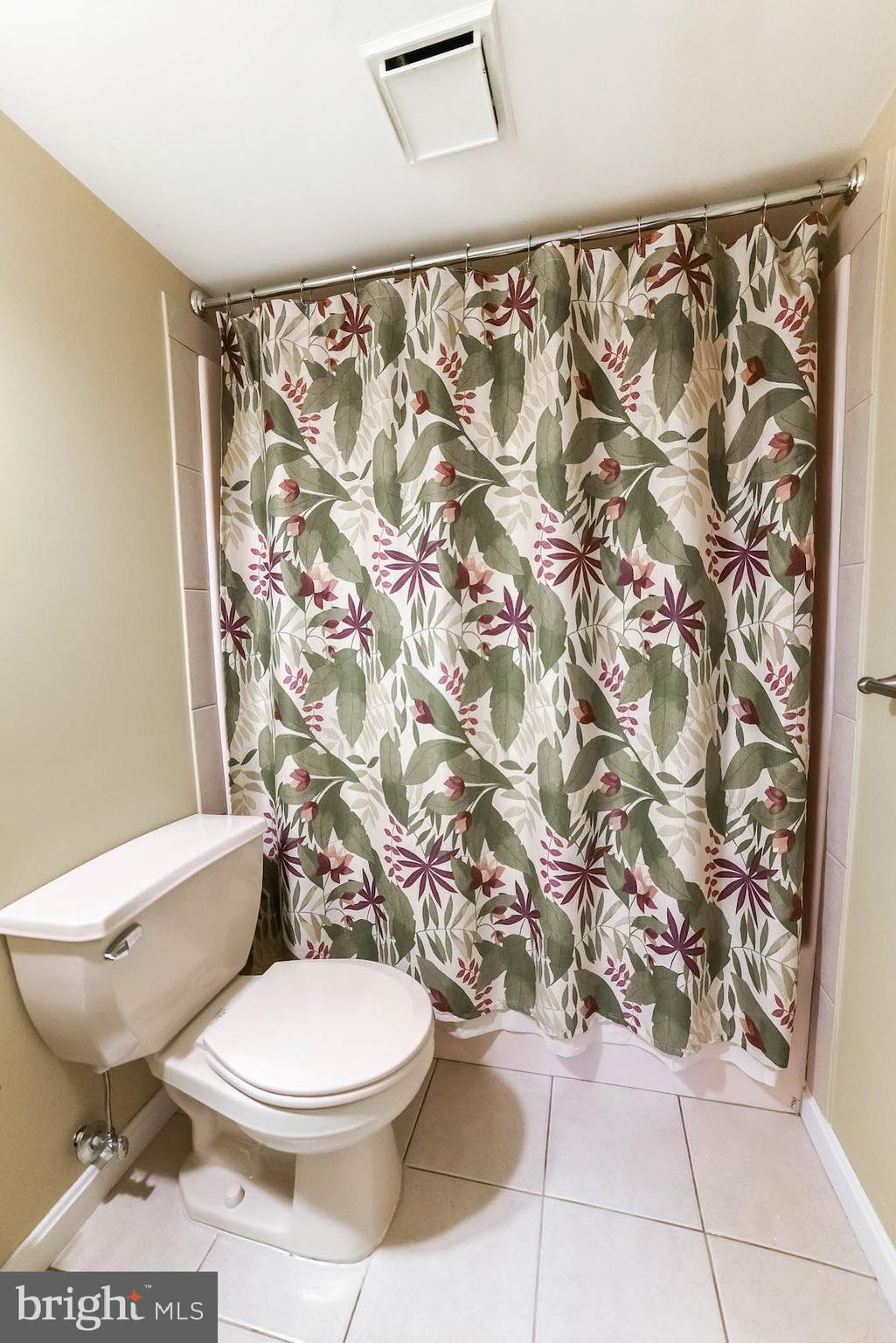 RIVERSIDE FARMS - Residential