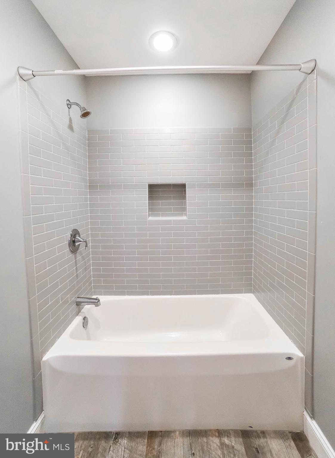 RIVERSIDE FARMS - Residential