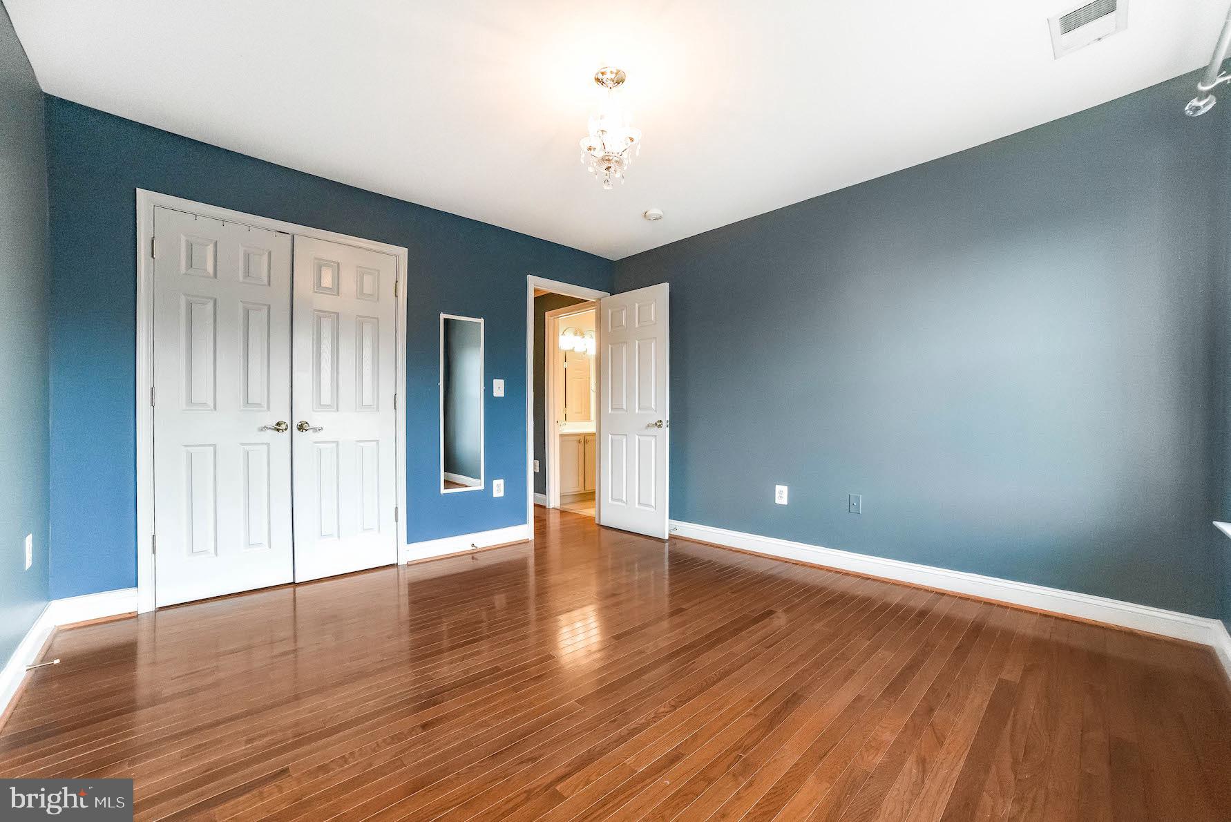 RIVERSIDE FARMS - Residential