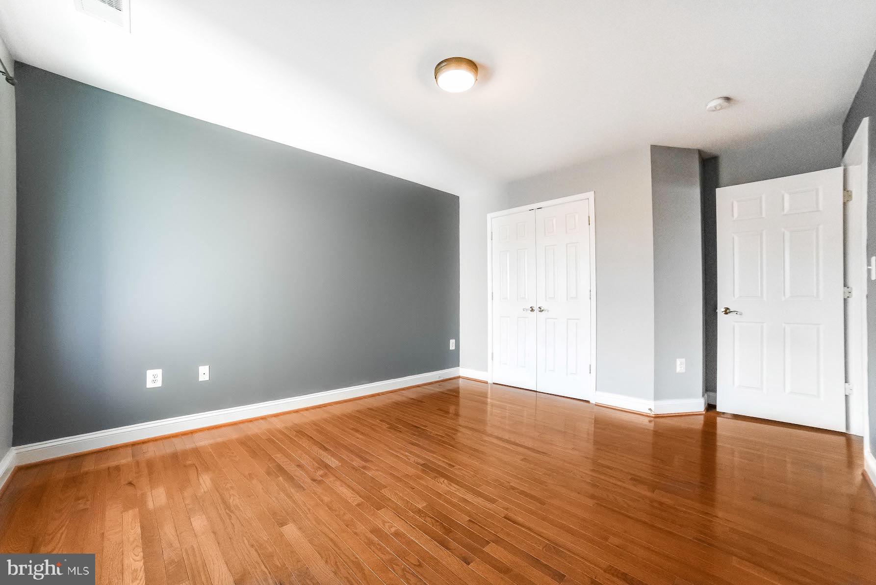 RIVERSIDE FARMS - Residential