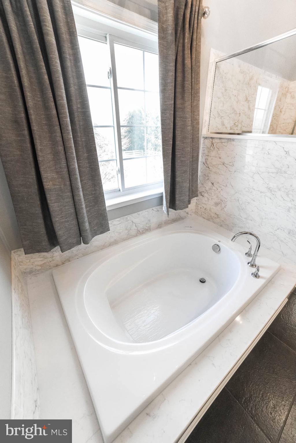 RIVERSIDE FARMS - Residential