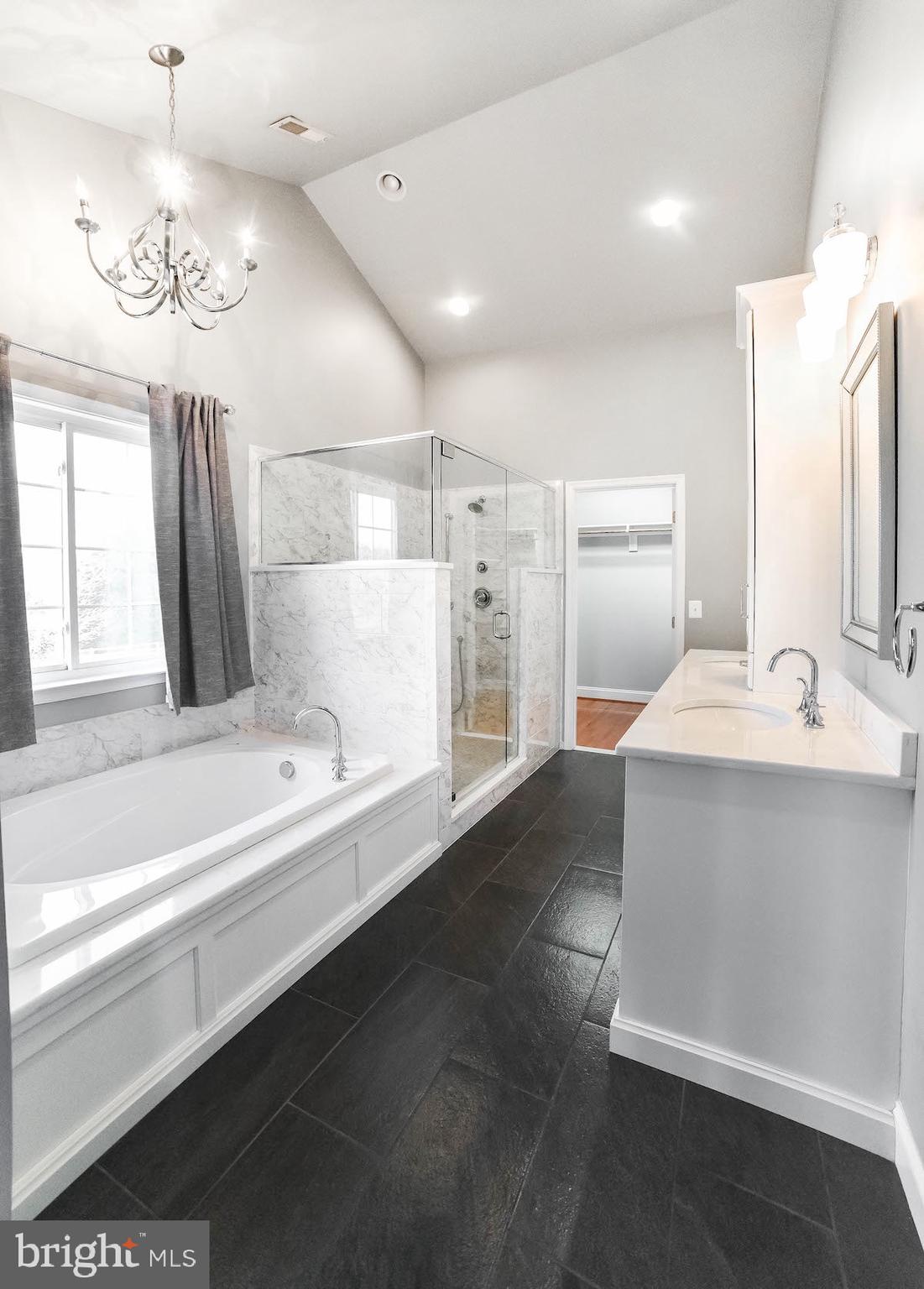 RIVERSIDE FARMS - Residential