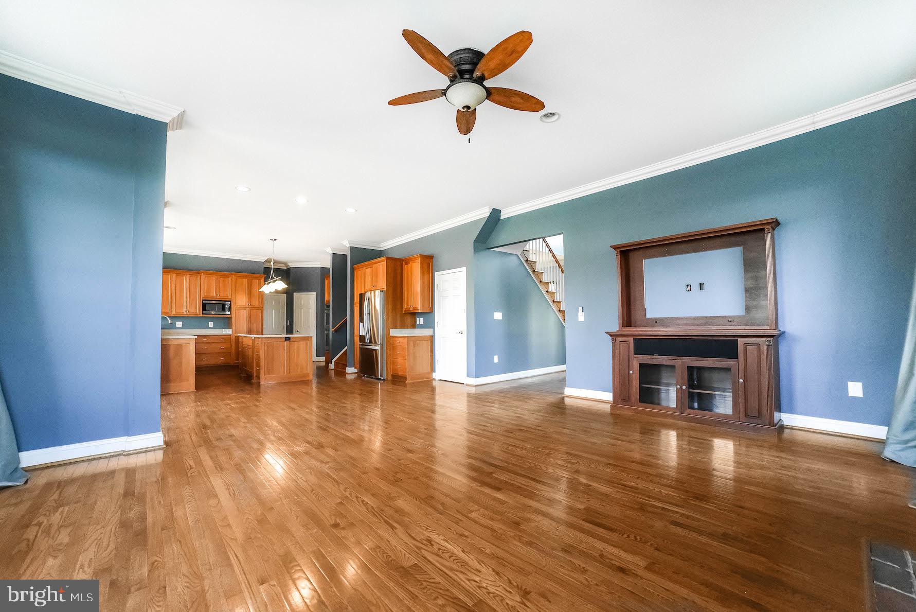 RIVERSIDE FARMS - Residential