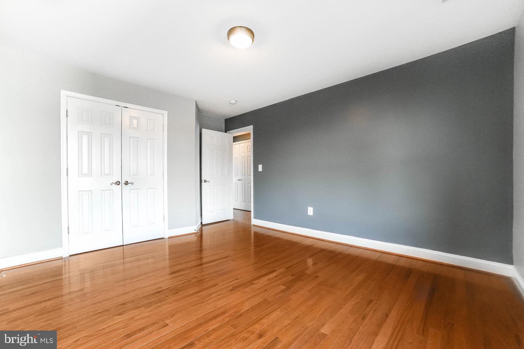 RIVERSIDE FARMS - Residential