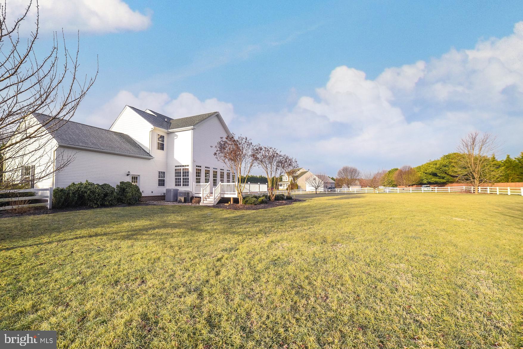 RIVERSIDE FARMS - Residential