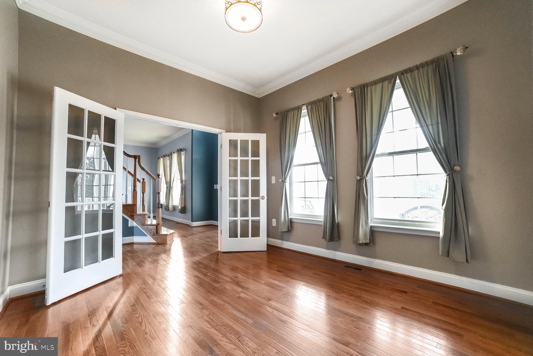 RIVERSIDE FARMS - Residential