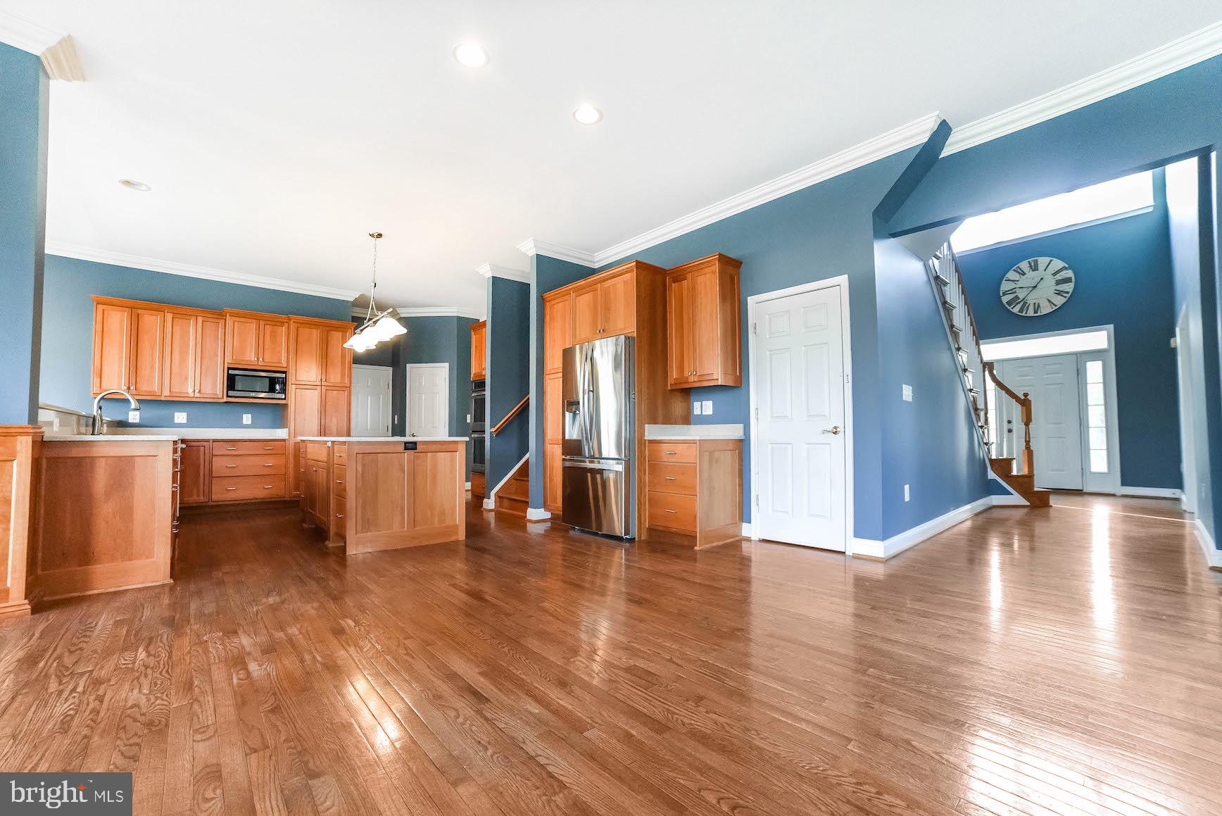 RIVERSIDE FARMS - Residential