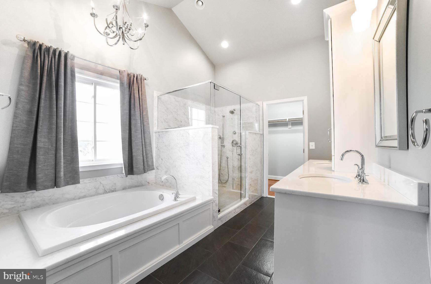 RIVERSIDE FARMS - Residential