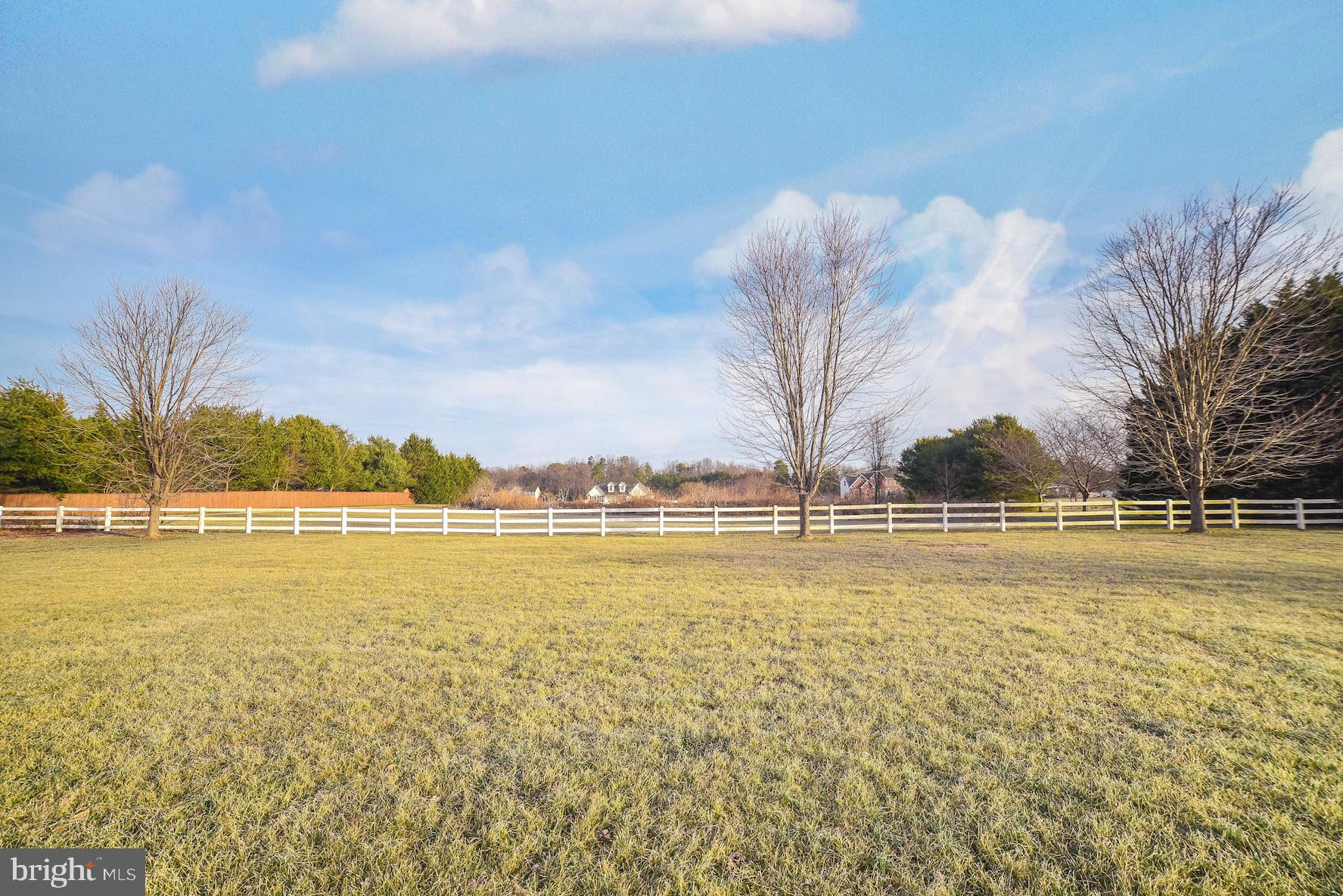 RIVERSIDE FARMS - Residential