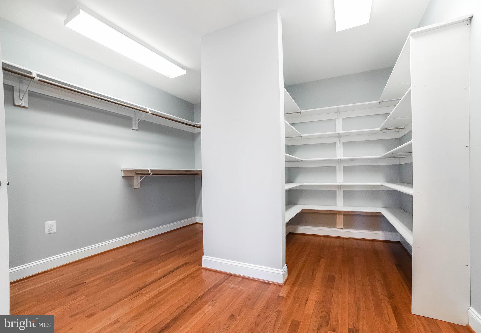 RIVERSIDE FARMS - Residential