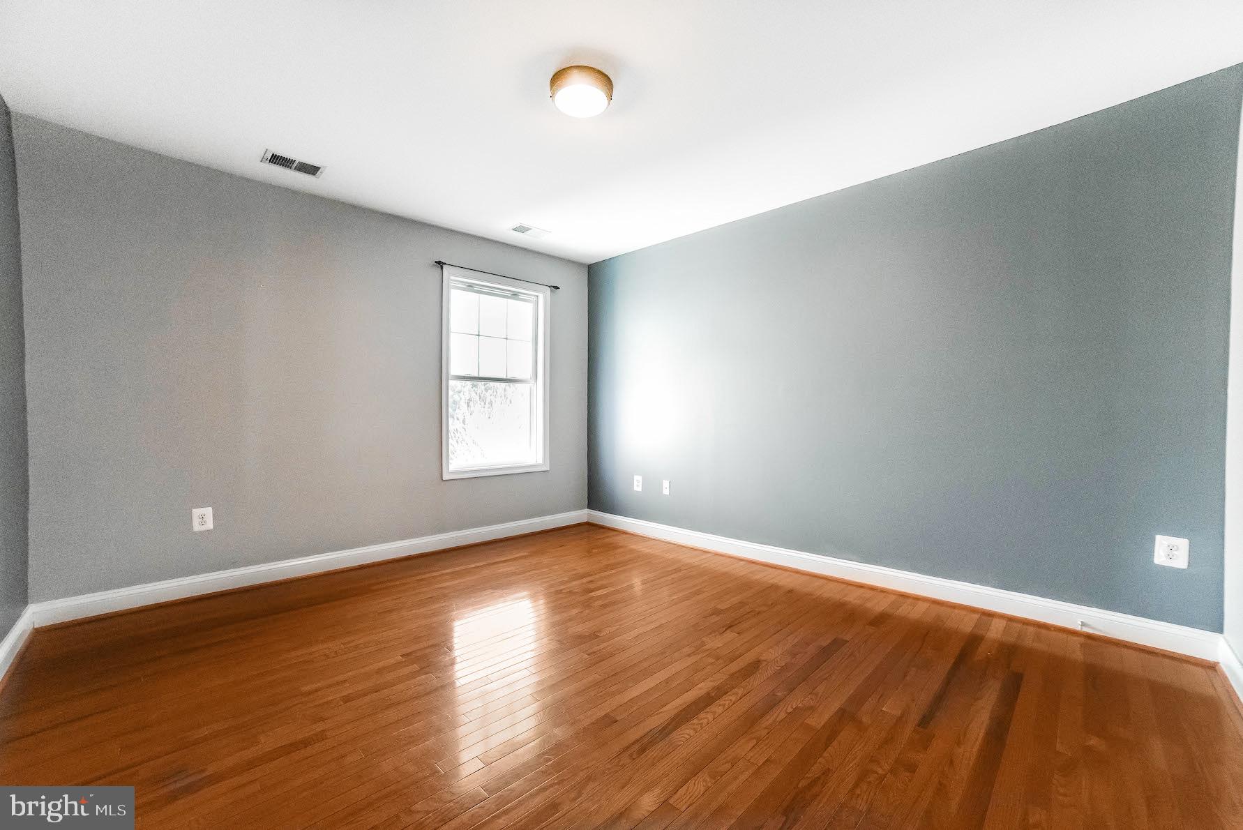 RIVERSIDE FARMS - Residential