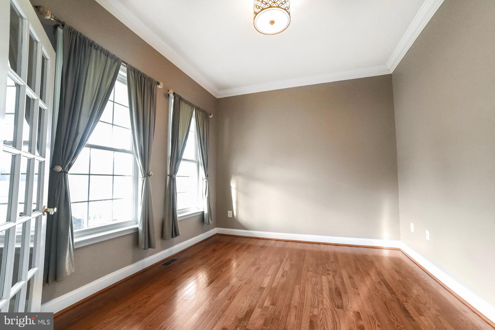 RIVERSIDE FARMS - Residential