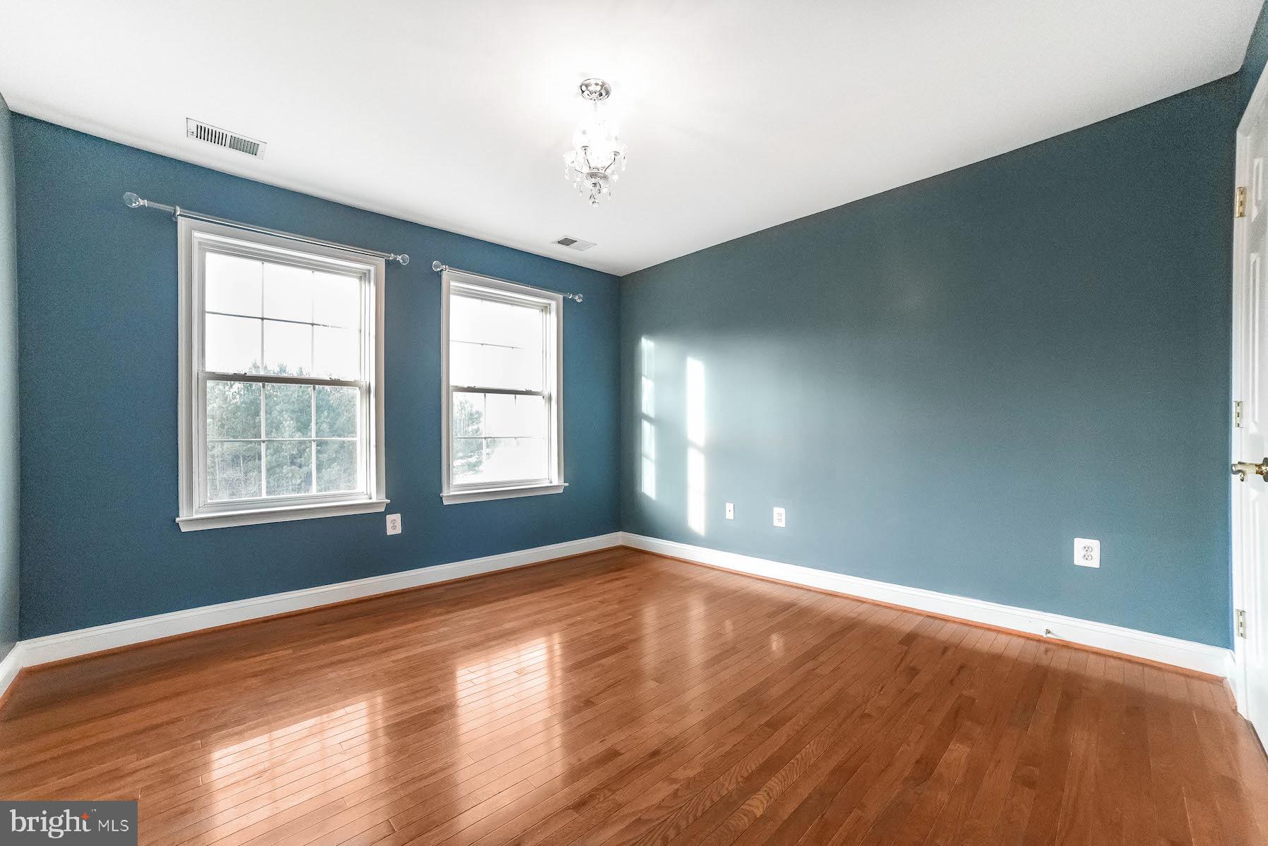 RIVERSIDE FARMS - Residential