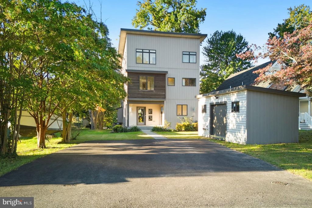 Photo of 34 Johnson Road, PASADENA, MD 21122 (MLS # MDAA2128944)