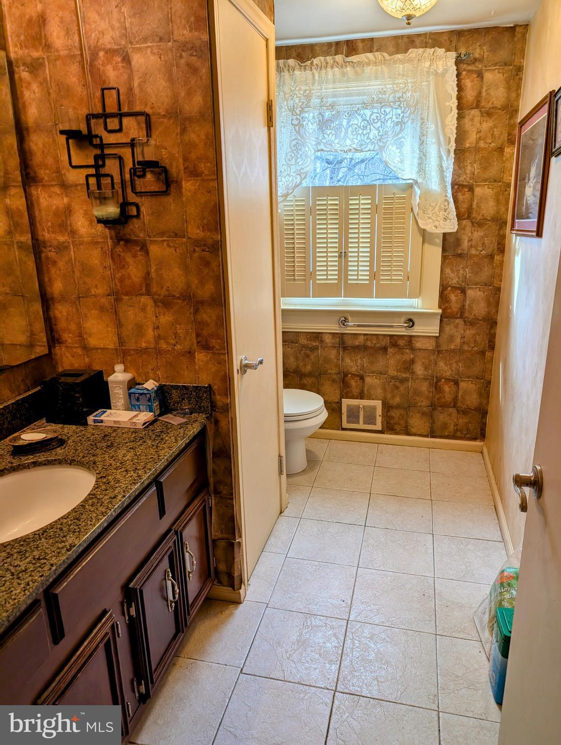 CHARTER CHASE - Residential