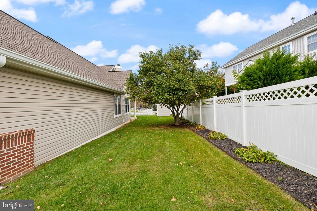 Photo of 5613 Bobolink Trail, NEW MARKET, MD 21774 (MLS # MDFR2071704)