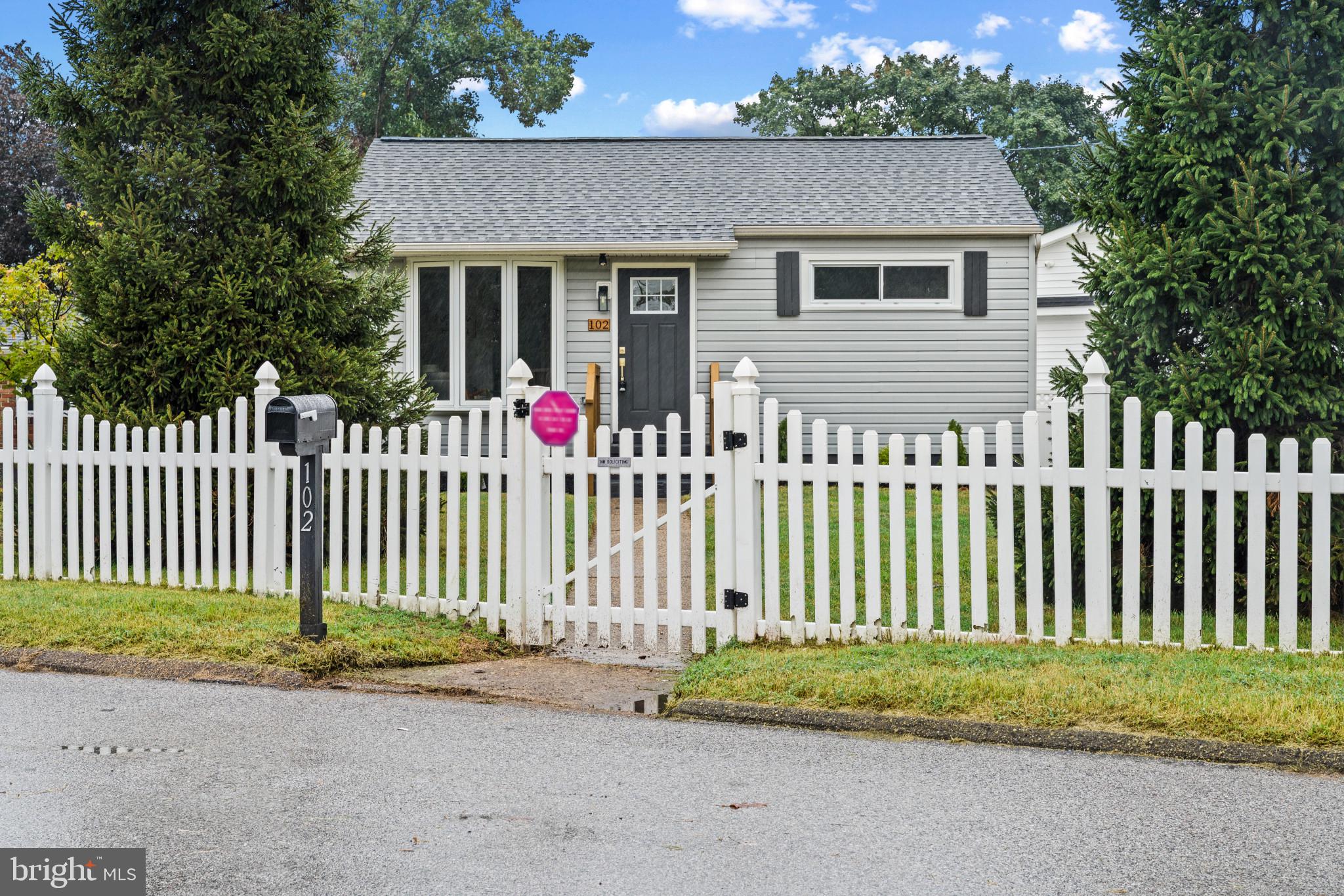 102 FERNGLEN AVENUE