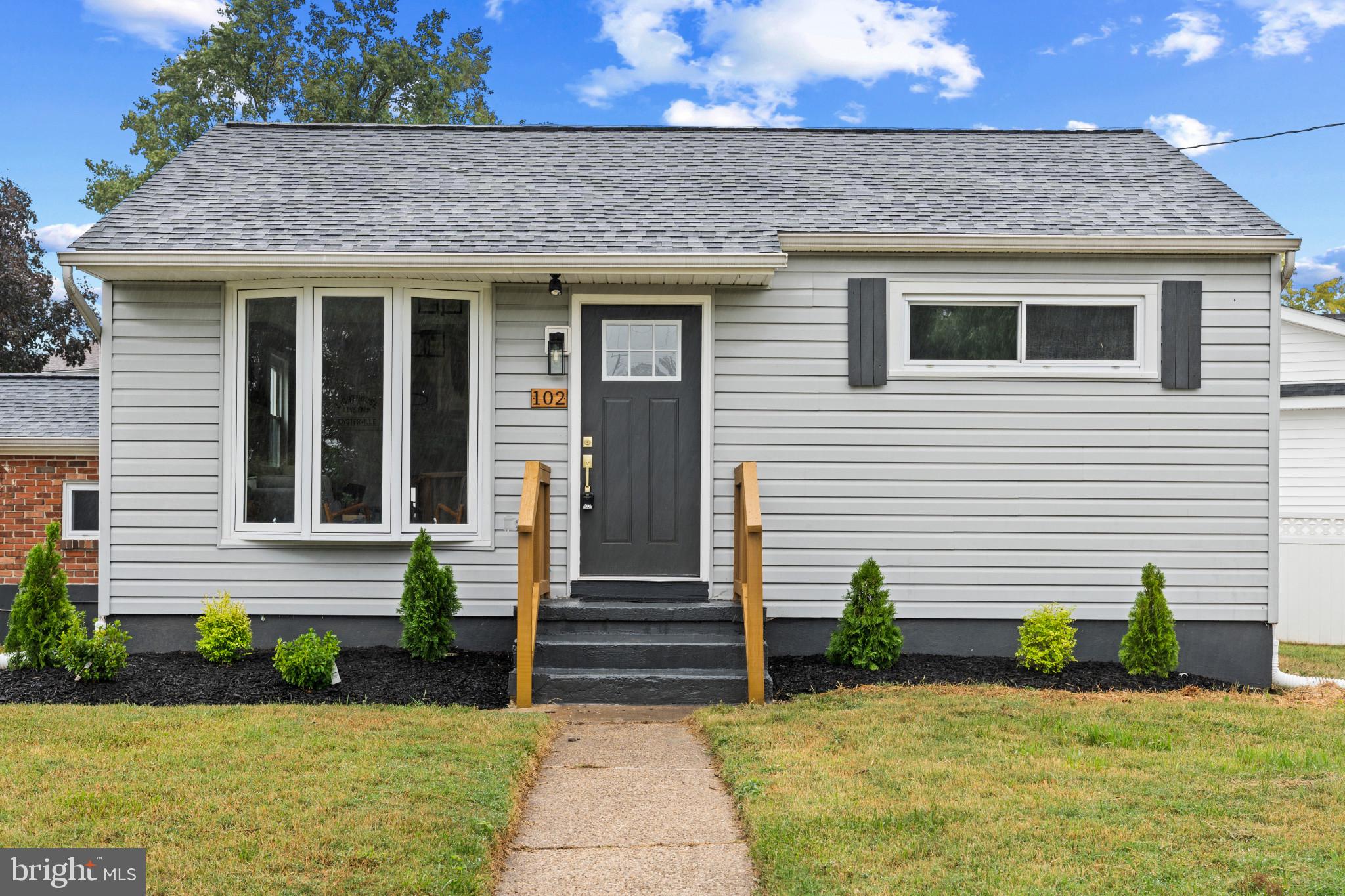 102 FERNGLEN AVENUE