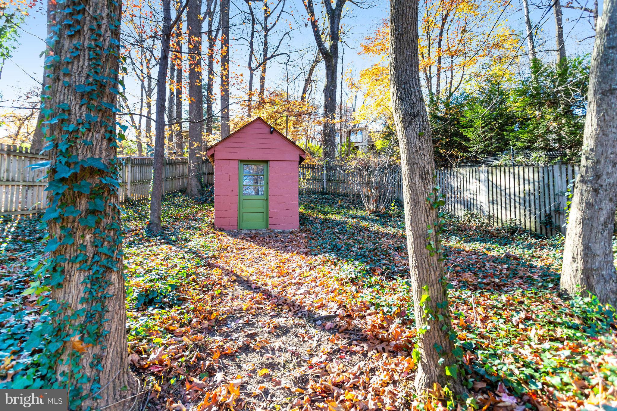 ROCK CREEK PALISADES - Residential