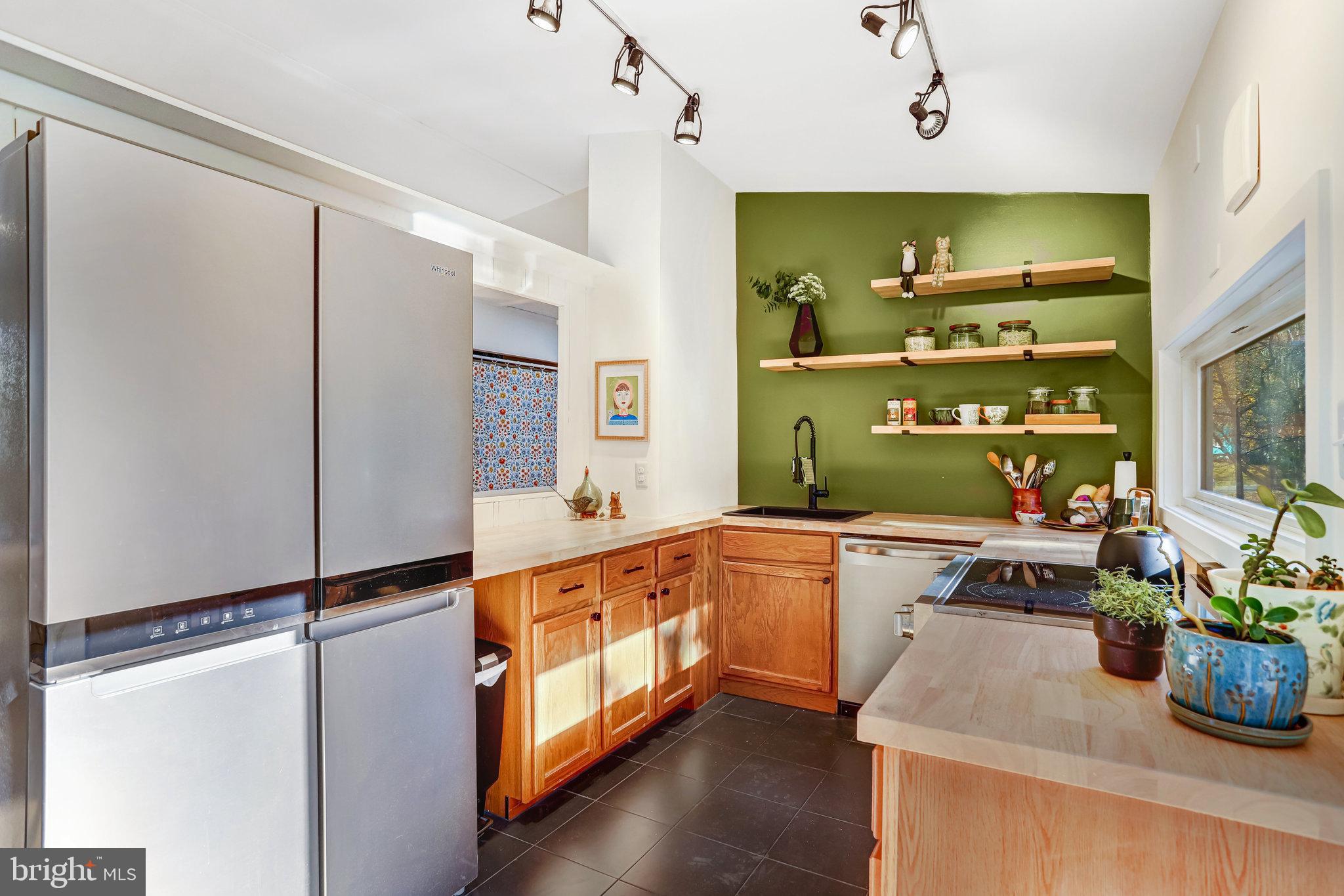 ROCK CREEK PALISADES - Residential