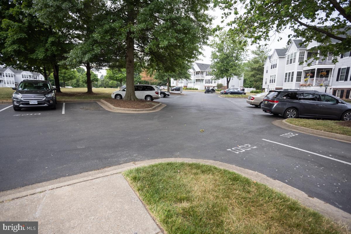 LAUREL LAKES CONDO - Residential