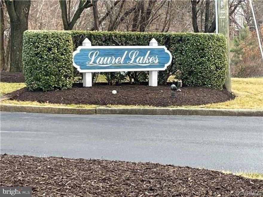 Welcome home to this charming end unit condo with good natural light,  Enjoy preparing your favorite meals in your open galley kitchen, relax and take in the view on the balcony which opens off the dining room, shows beautifully, ready to move in. Includes washer and dryer, microwave, and refrigerator. lots of sunshine in your spacious great room.    Leave your worries behind because you will not have to settle for later with the updating because it’s already been done!  All you need to do is move in and pour yourself a drink.  Truly the biggest bang for your buck!  Welcome, Home!