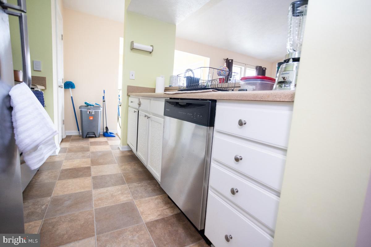 LAUREL LAKES CONDO - Residential