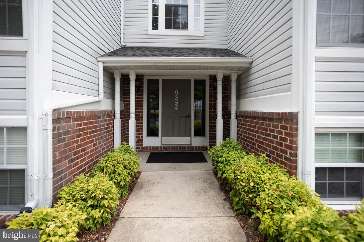 LAUREL LAKES CONDO - Residential