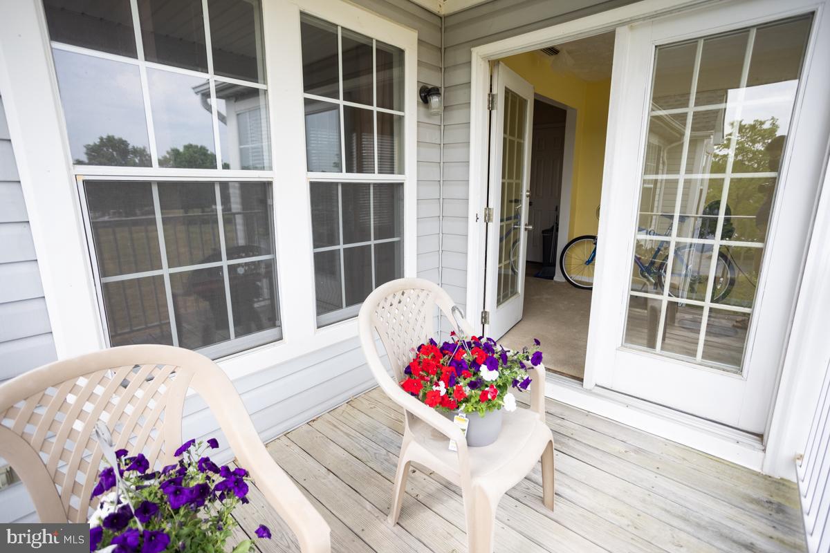 LAUREL LAKES CONDO - Residential