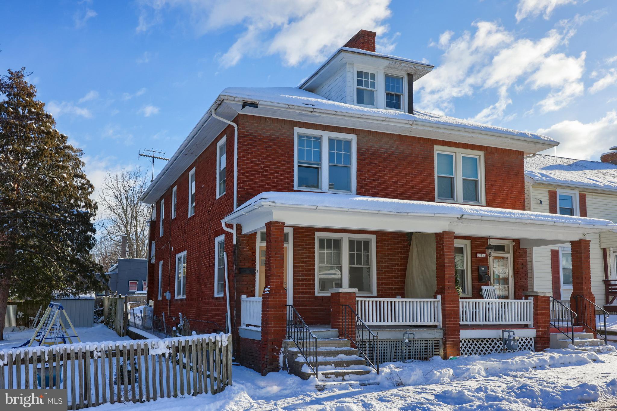 **OPEN HOUSE SUNDAY 1/18 1:00-3:00**
Seller is motivated. Would consider purchasing a rate buydown for buyer
Welcome to 59 N Lehman Street. A newly remodeled 3 bedroom 1.5 bath twin home in York city. Featuring refinished hardwood floors, new carpet and ceramic tile bathroom floors. Updated kitchen with modern white cabinets and granite countertops.
First floors features dining room, kitchen, living room and half bath.
2nd floors features 3 bedrooms with new carpet, as well as a full bathroom with tile shower. Large balcony on rear bedroom.
3rd floors is an unfinished storage space that could be converted to a 4th bedroom.
Schedule your showing today.