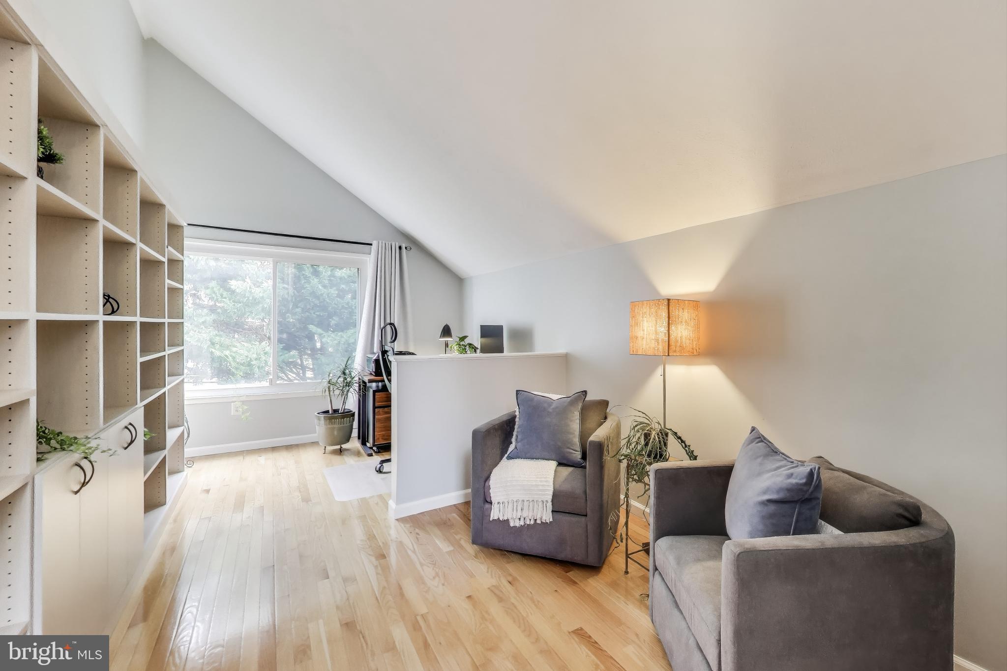 STONEYBROOKE - Residential