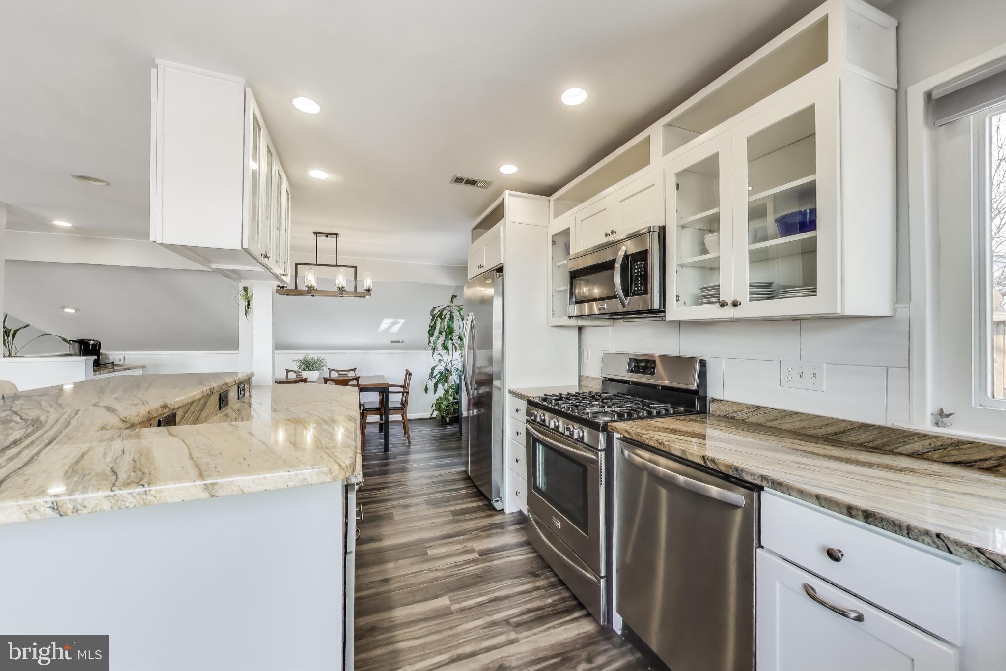 STONEYBROOKE - Residential