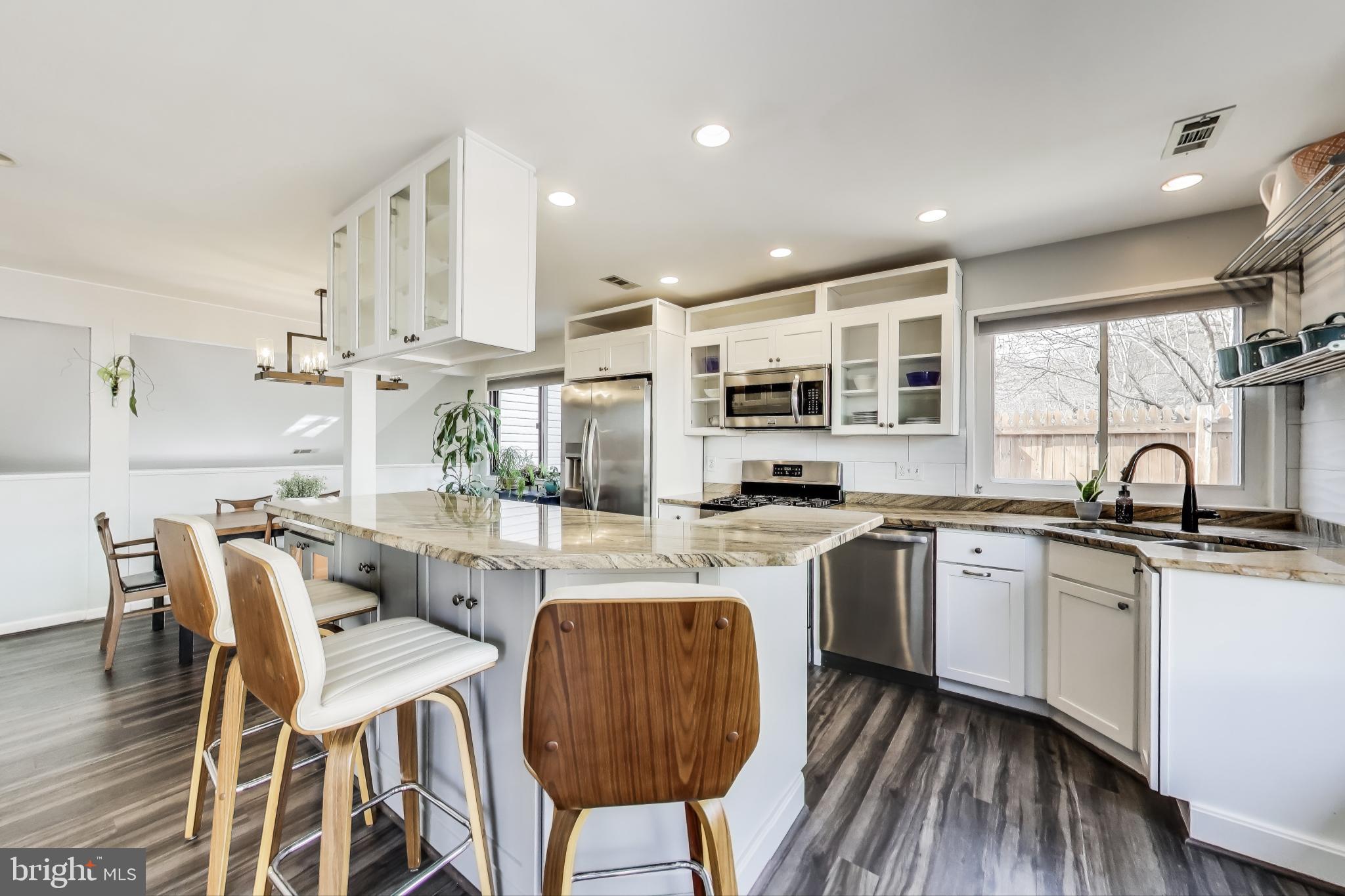 STONEYBROOKE - Residential