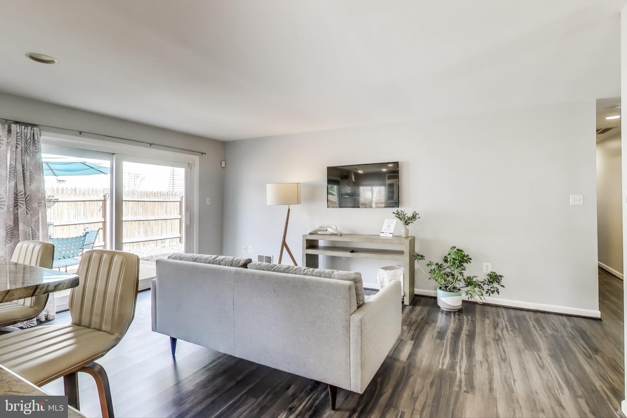 STONEYBROOKE - Residential