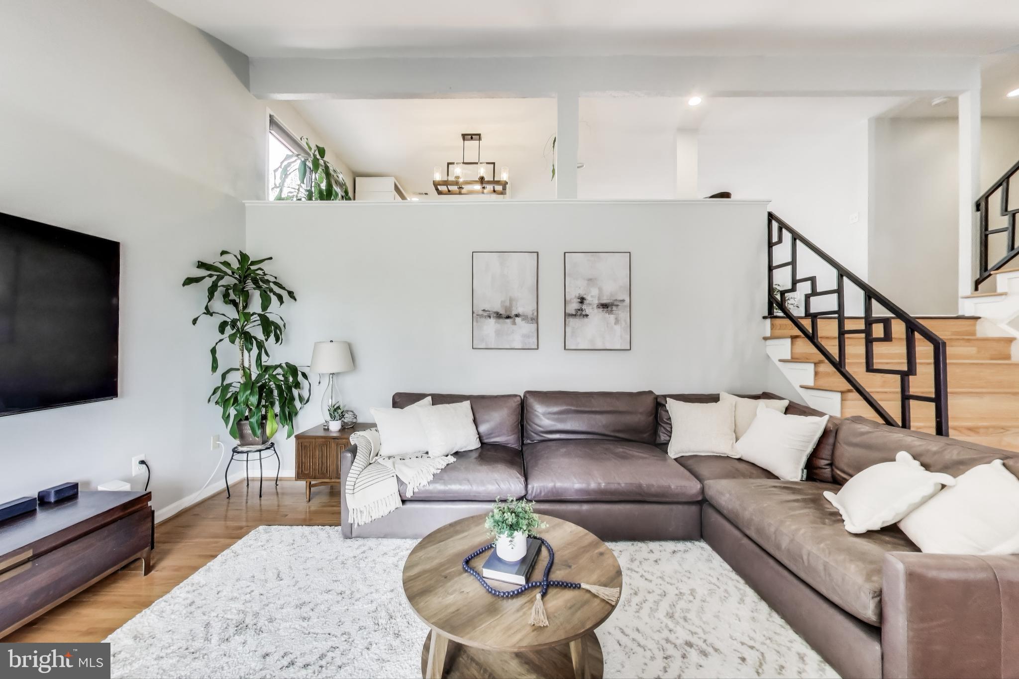 STONEYBROOKE - Residential