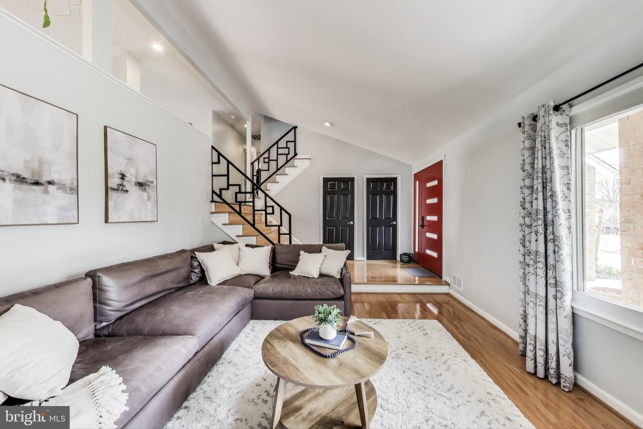 STONEYBROOKE - Residential