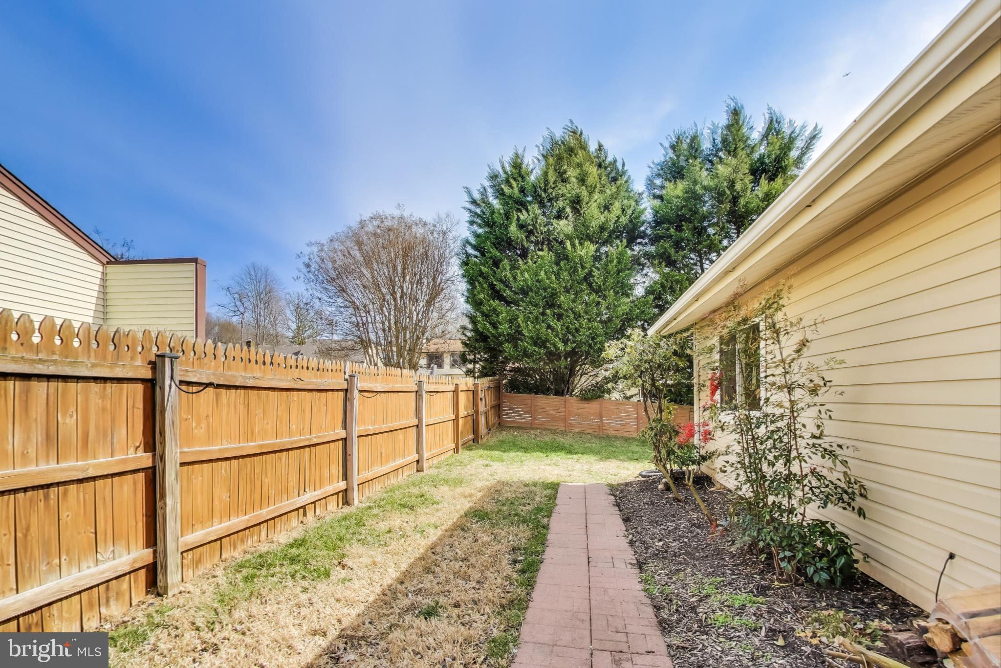 STONEYBROOKE - Residential